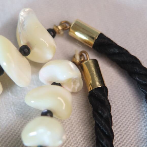 Choker Necklace White Irregular Stone Beads Twisted Rope Hook Clasp - Picture 5 of 6